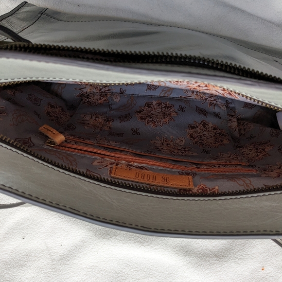 Handbag - Picture 2 of 3